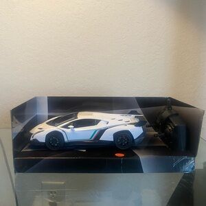 Speed Tech Lamborghini Veneno 1:24 Scale White Full Function Open Box